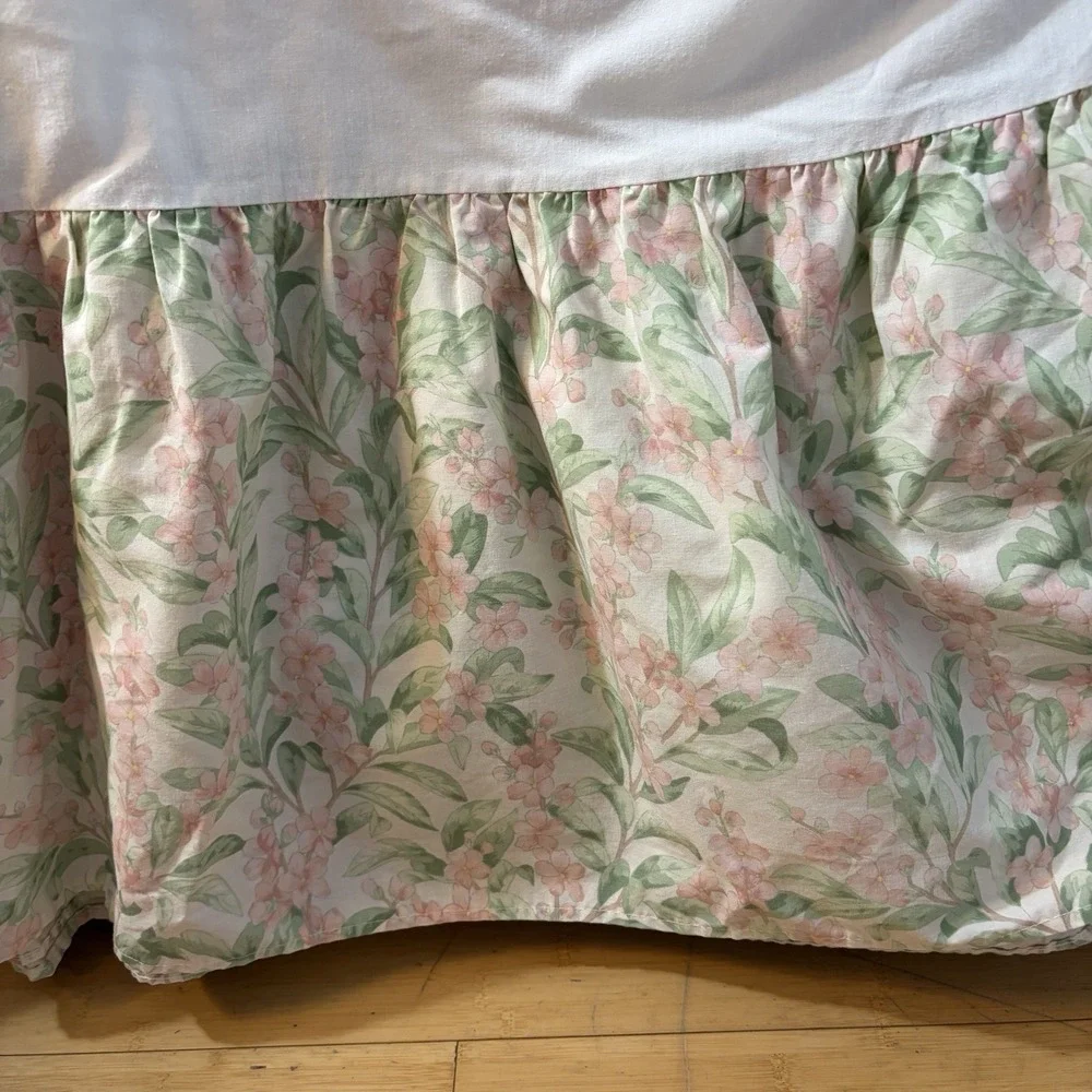 Vintage Floral Bedskirt Queen + 2 Ruffled Shams Pink Green Cottagecore USA